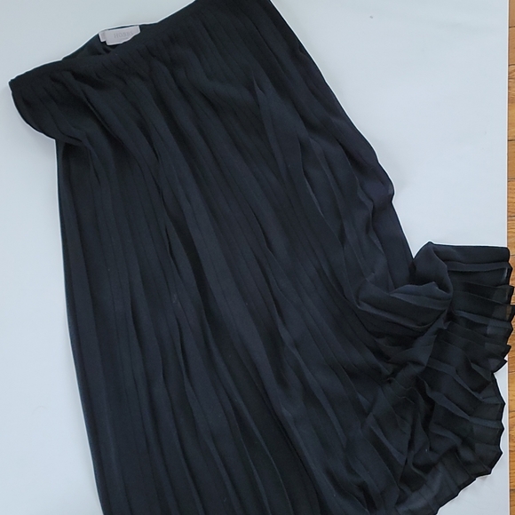 Hobbs of London Dresses & Skirts - Hobbs London Black Pleated Midi Skirt NWOT